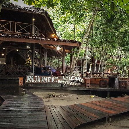 Raja Ampat Dive Resort Tapokreng Ngoại thất bức ảnh