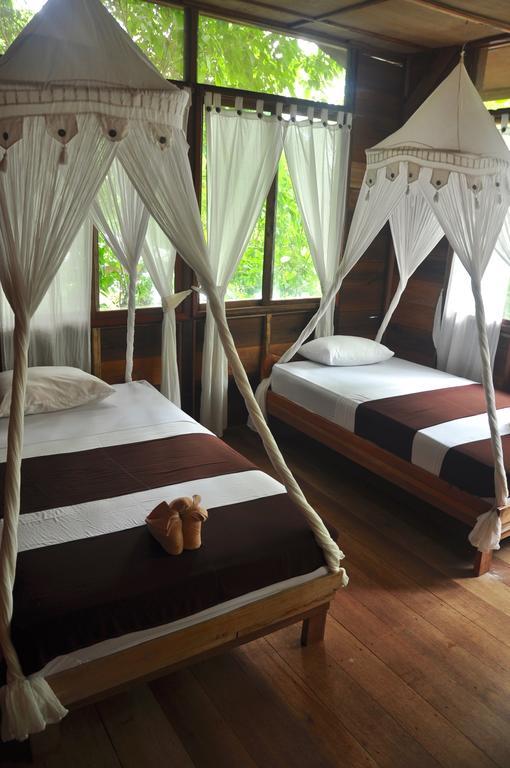 Raja Ampat Dive Resort Tapokreng Ngoại thất bức ảnh
