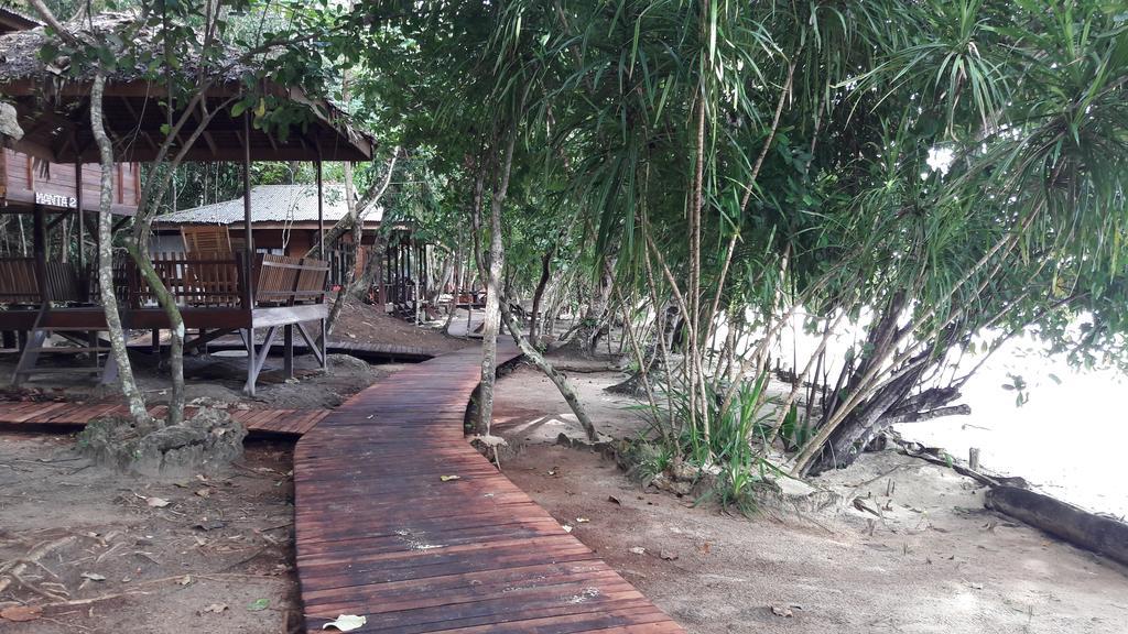 Raja Ampat Dive Resort Tapokreng Ngoại thất bức ảnh
