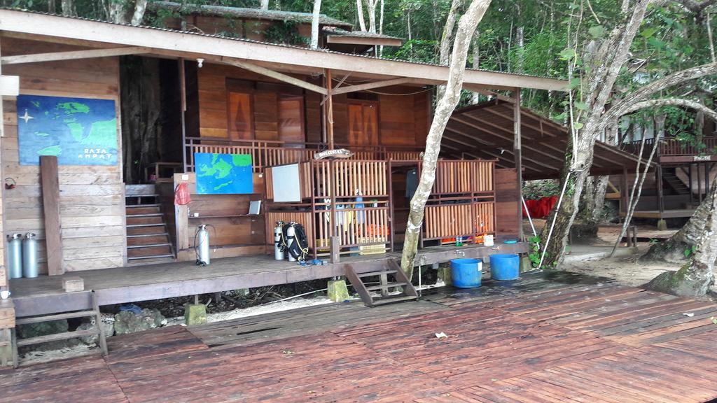 Raja Ampat Dive Resort Tapokreng Ngoại thất bức ảnh