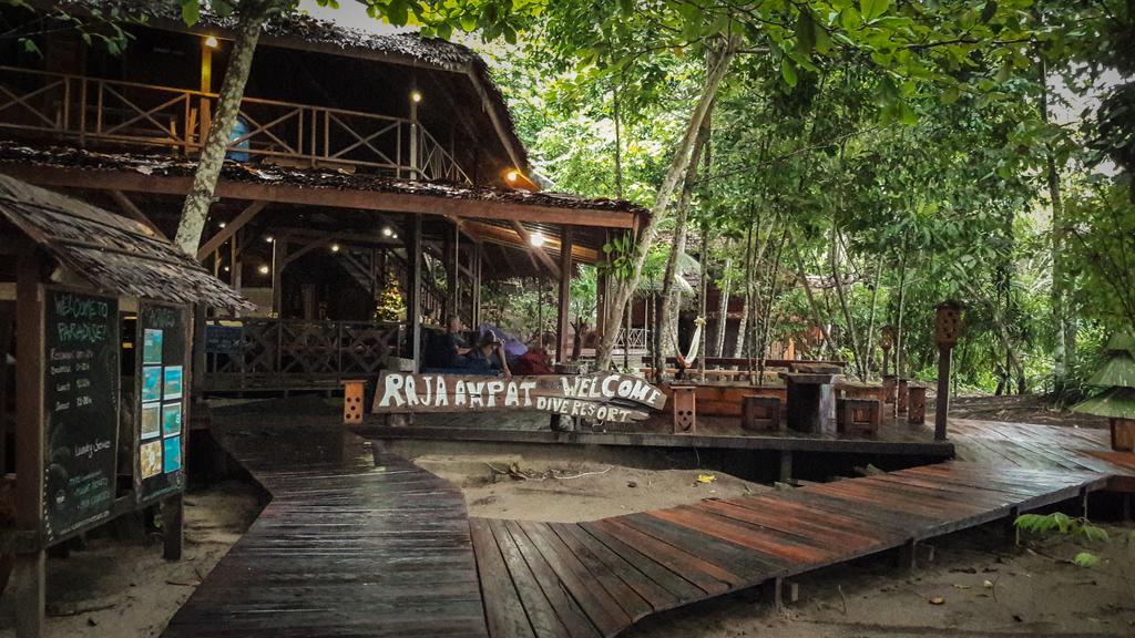 Raja Ampat Dive Resort Tapokreng Ngoại thất bức ảnh