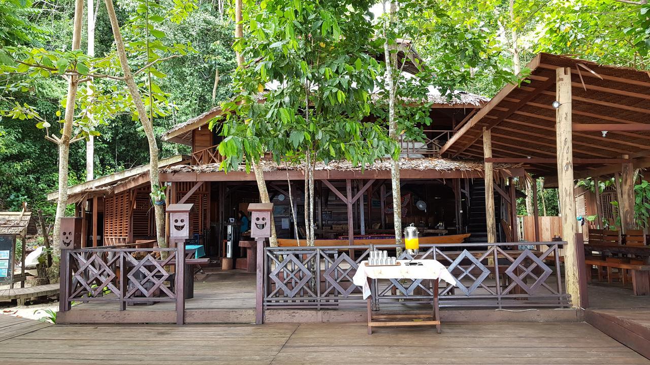 Raja Ampat Dive Resort Tapokreng Ngoại thất bức ảnh